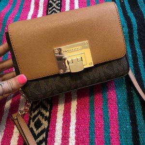 Michael Kors cross body purse
